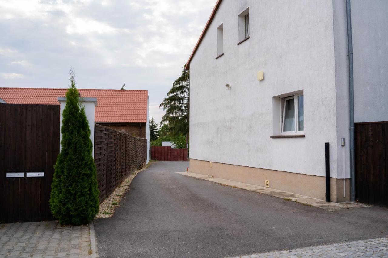 Pension Sxf Schönefeld Екстериор снимка
