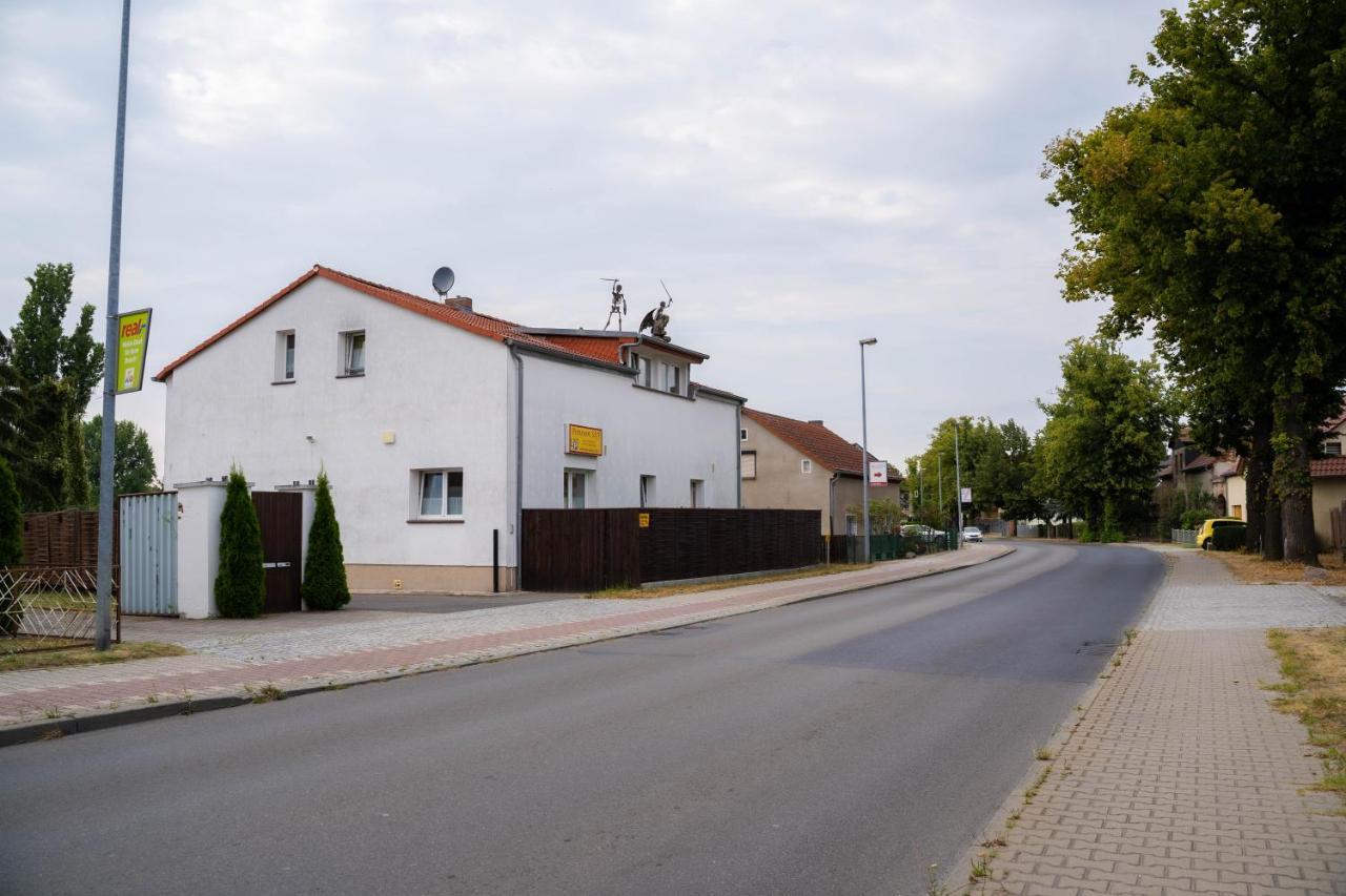 Pension Sxf Schönefeld Екстериор снимка