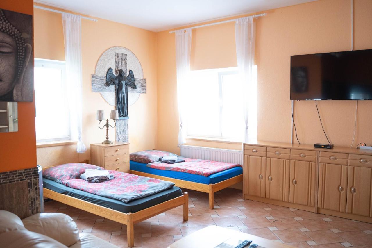 Pension Sxf Schönefeld Екстериор снимка